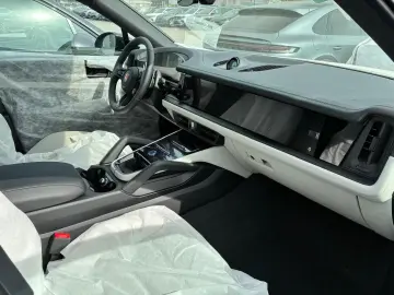 Porsche Cayenne Coupe Black Edition 22  2026