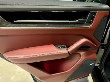 Porsche Cayenne E-Hybrid Black Edition Carbon Turbo