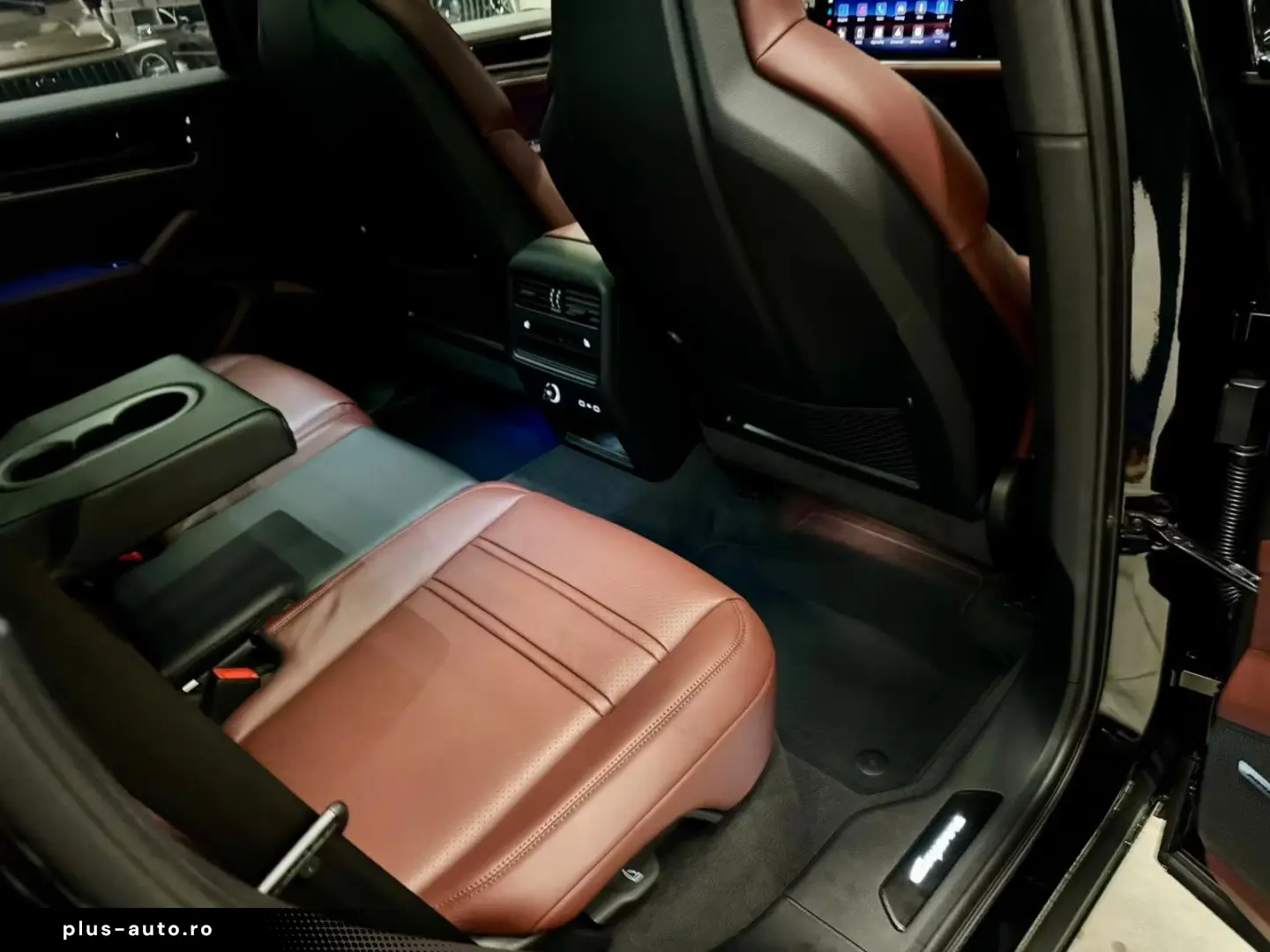 Porsche Cayenne E-Hybrid Black Edition Carbon Turbo