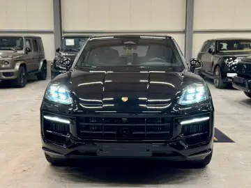 Porsche Cayenne E-Hybrid Black Edition Carbon Turbo