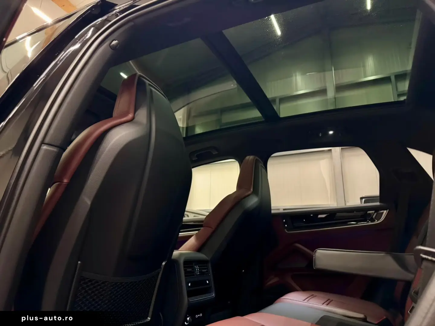 Porsche Cayenne E-Hybrid Black Edition Carbon Turbo