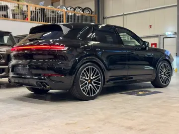 Porsche Cayenne E-Hybrid Black Edition Carbon Turbo