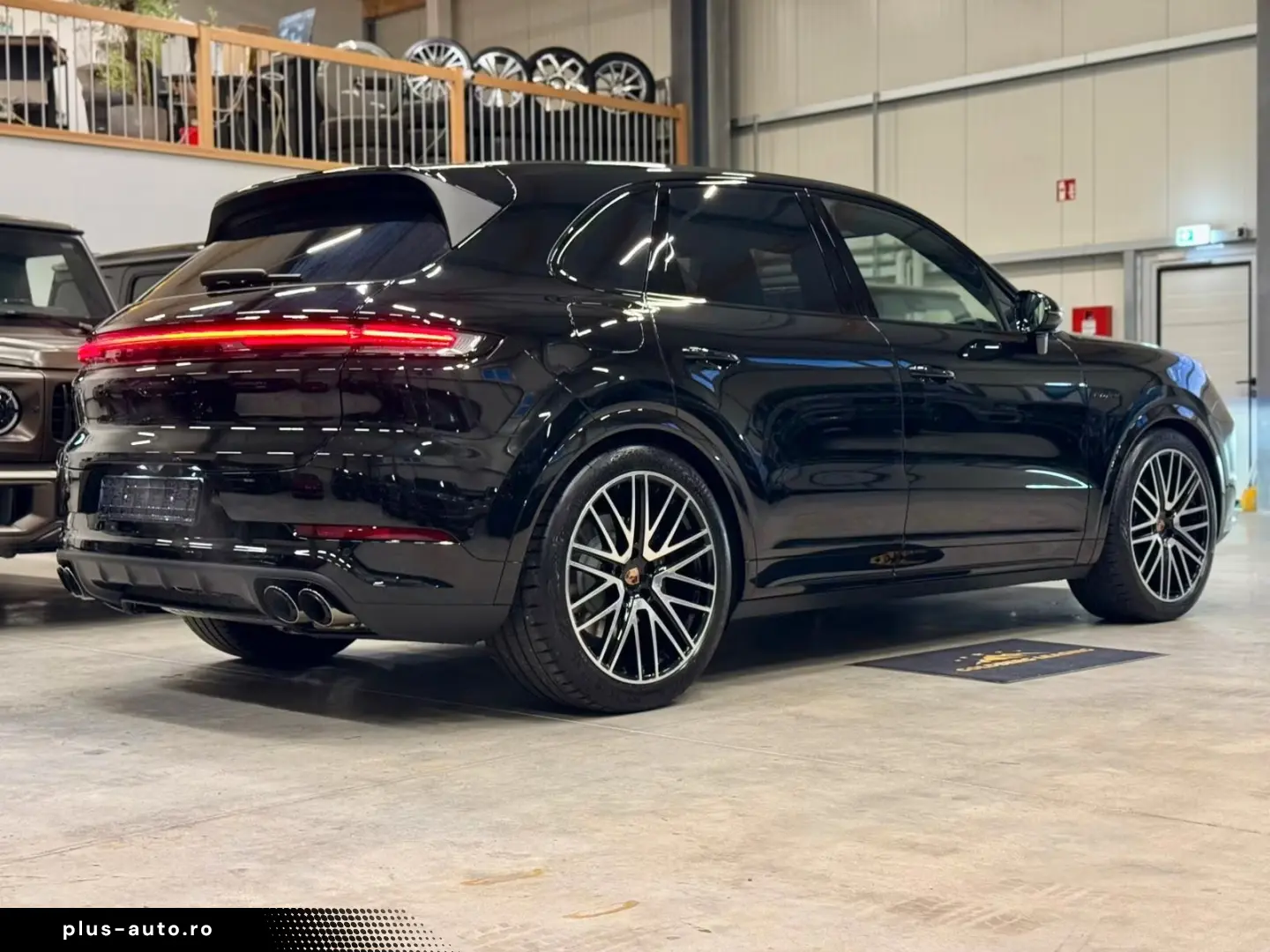 Porsche Cayenne E-Hybrid Black Edition Carbon Turbo