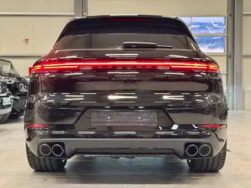 Porsche Cayenne E-Hybrid Black Edition Carbon Turbo