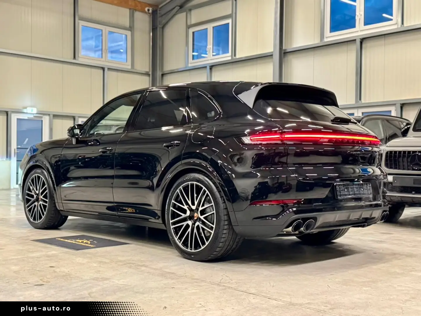 Porsche Cayenne E-Hybrid Black Edition Carbon Turbo