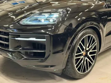 Porsche Cayenne E-Hybrid Black Edition Carbon Turbo