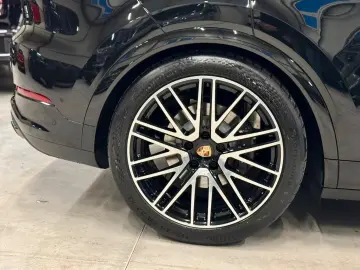 Porsche Cayenne E-Hybrid Black Edition Carbon Turbo