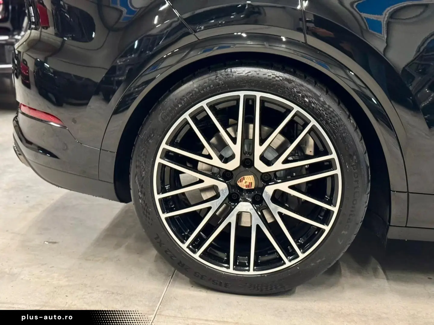 Porsche Cayenne E-Hybrid Black Edition Carbon Turbo