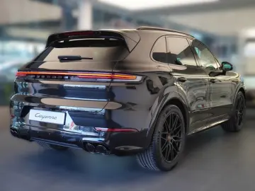 Porsche Cayenne Black Edition SportDesign PassDisplaY