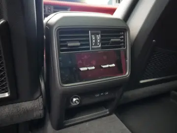 Porsche Cayenne Black Edition SportDesign PassDisplaY