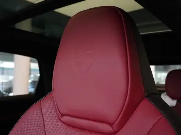 Porsche Cayenne Black Edition SportDesign PassDisplaY