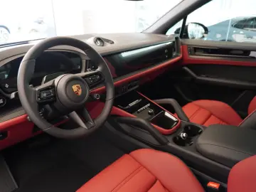 Porsche Cayenne Black Edition SportDesign PassDisplaY