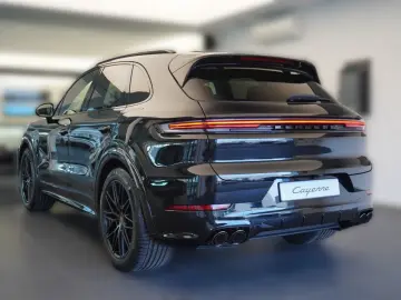 Porsche Cayenne Black Edition SportDesign PassDisplaY