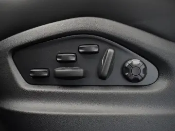 Porsche Cayenne Black Edition SportDesign PassDisplaY