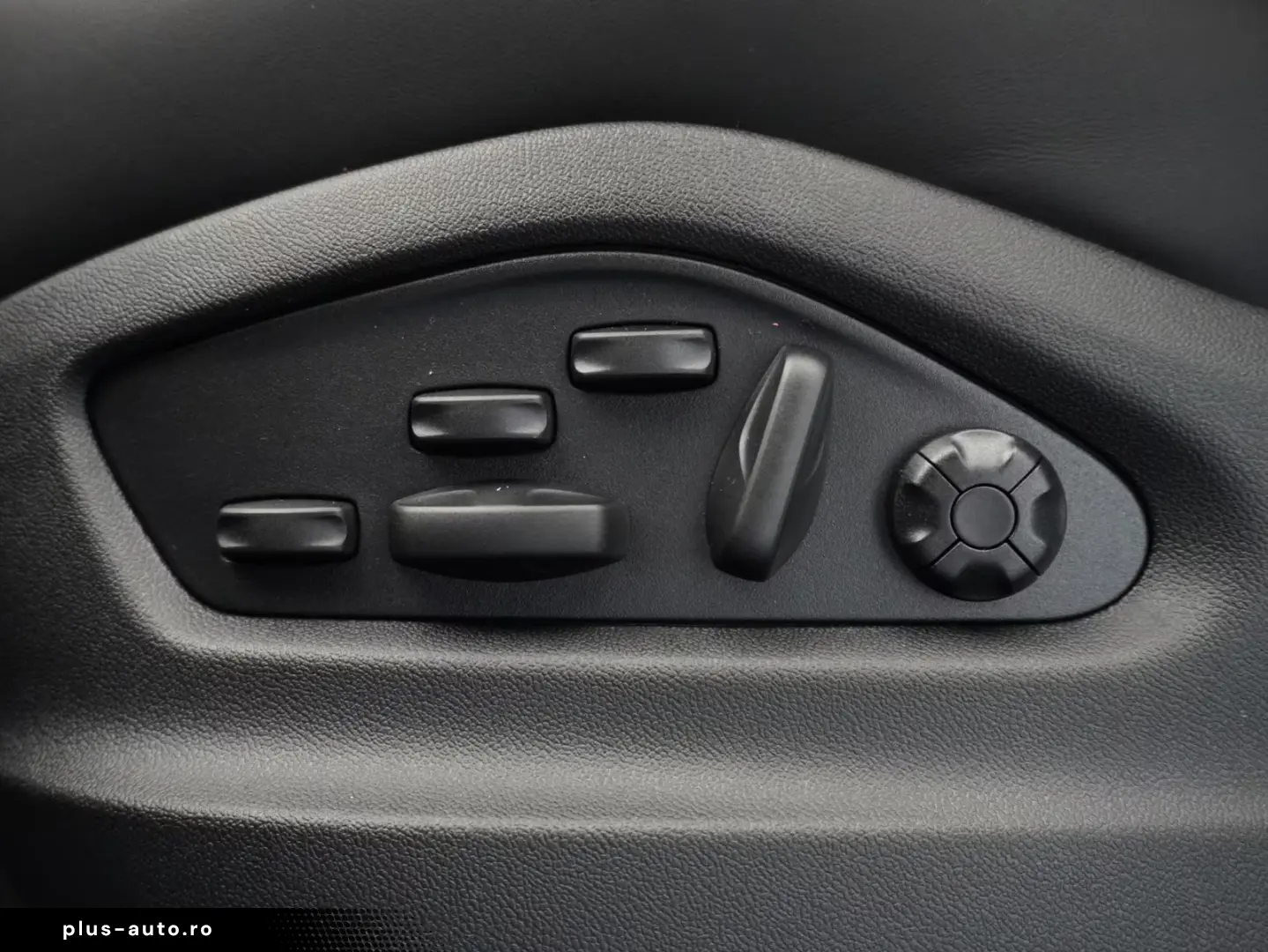 Porsche Cayenne Black Edition SportDesign PassDisplaY