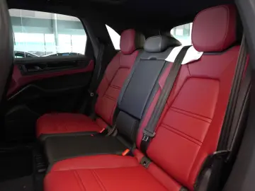 Porsche Cayenne Black Edition SportDesign PassDisplaY