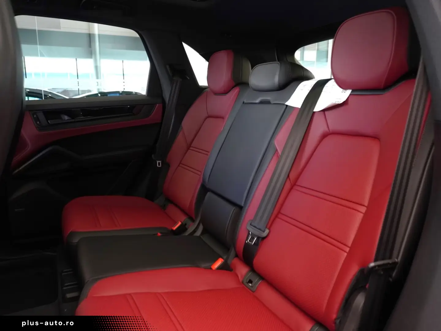 Porsche Cayenne Black Edition SportDesign PassDisplaY