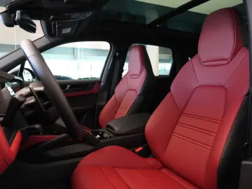 Porsche Cayenne Black Edition SportDesign PassDisplaY