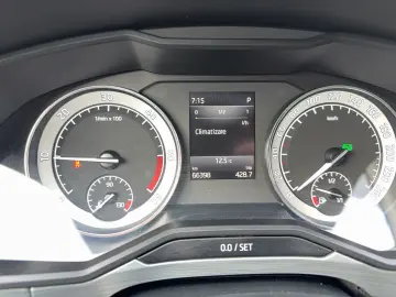 Škoda Superb AMBITION 2.0 TDI DSG