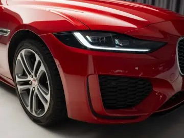 Jaguar XE R-Dynamic AWD