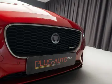 Jaguar XE R-Dynamic AWD