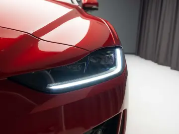 Jaguar XE R-Dynamic AWD