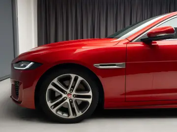 Jaguar XE R-Dynamic AWD