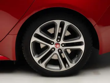 Jaguar XE R-Dynamic AWD