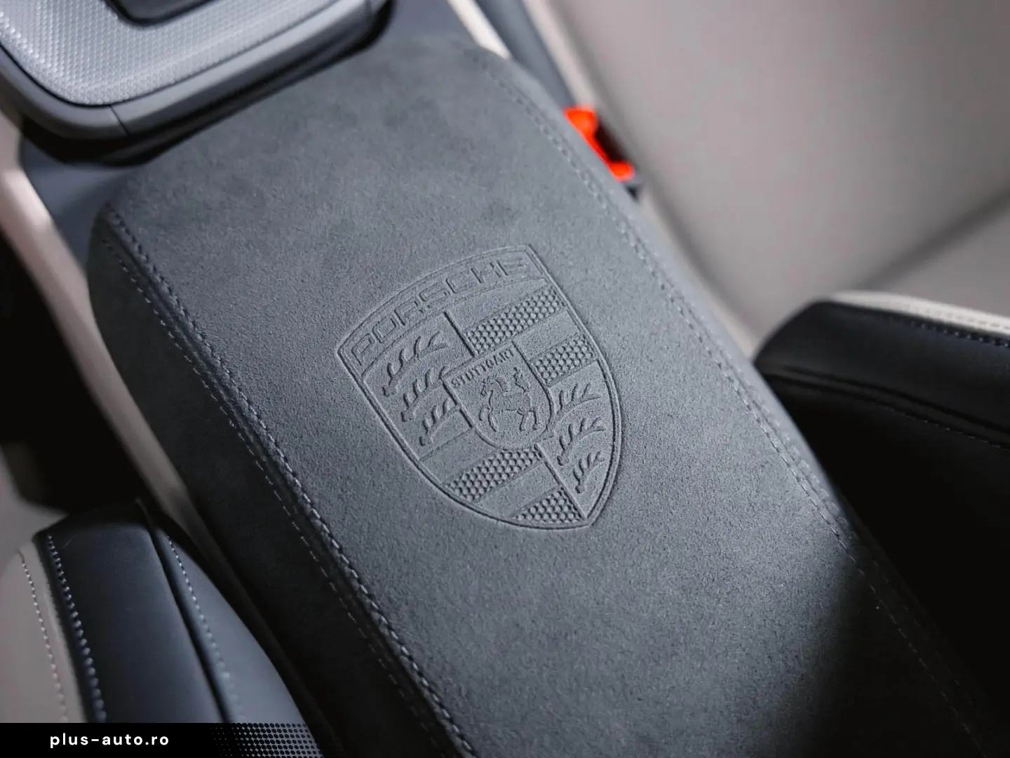 Porsche 911 Carrera 992.2 Sonderlackierung PTS