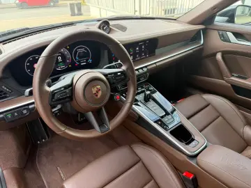 Porsche 911   992 Targa 4 GTS  Lift
