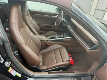 Porsche 911   992 Targa 4 GTS  Lift