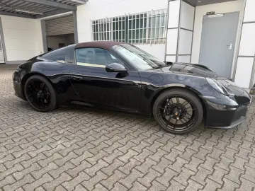 Porsche 911   992 Targa 4 GTS  Lift