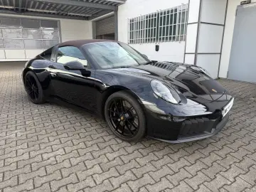 Porsche 911   992 Targa 4 GTS  Lift