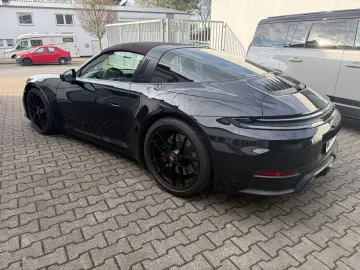 Porsche 911   992 Targa 4 GTS  Lift