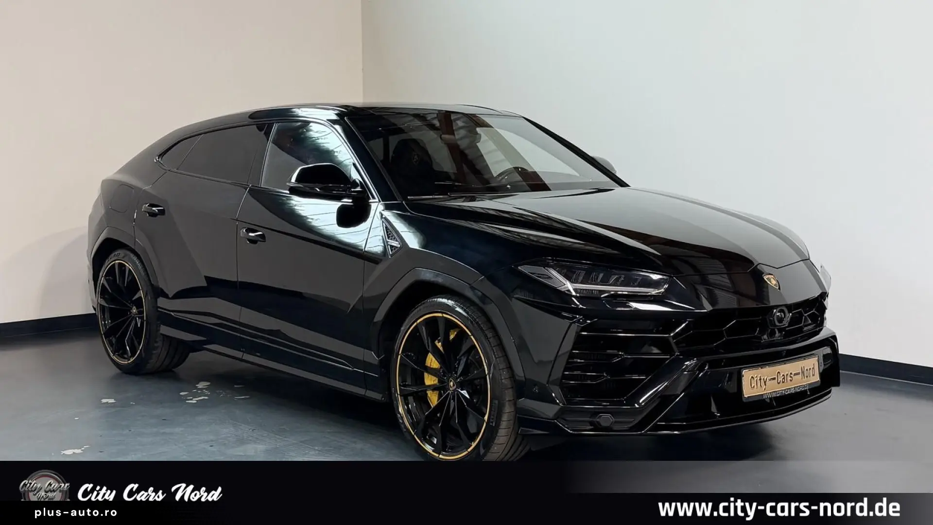 LAMBORGHINI Urus 4.0 V8 4SITZ PANORAMA B&O MASSAGE ADAS