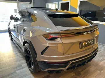 LAMBORGHINI Lamborghini Urus
