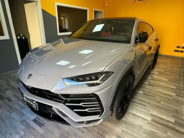 LAMBORGHINI Lamborghini Urus
