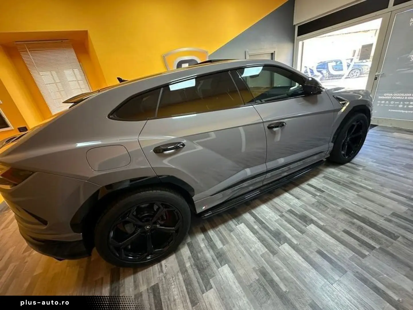 LAMBORGHINI Lamborghini Urus