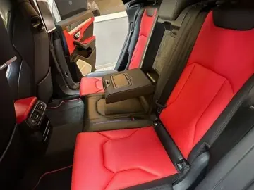 LAMBORGHINI Lamborghini Urus