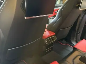 LAMBORGHINI Lamborghini Urus