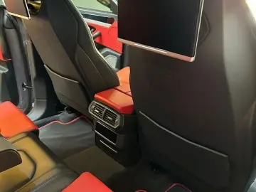 LAMBORGHINI Lamborghini Urus