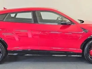 LAMBORGHINI Urus 4.0 V8