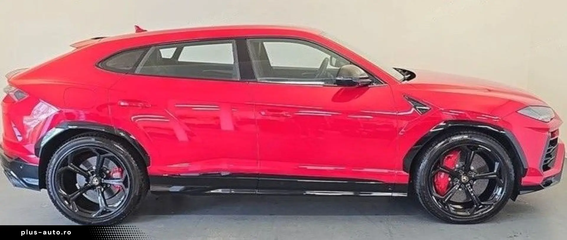 LAMBORGHINI Urus 4.0 V8