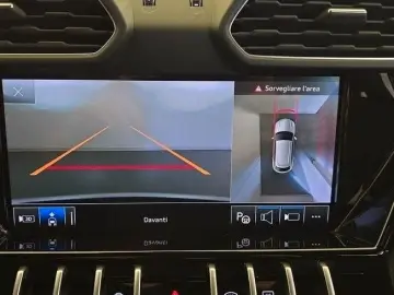 LAMBORGHINI Urus 4.0 V8