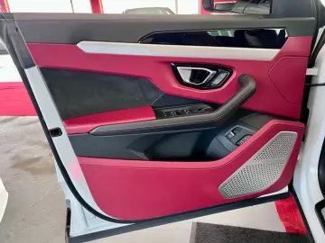 LAMBORGHINI Urus Panorama Garantie B&O 360  ACC Hud Massage