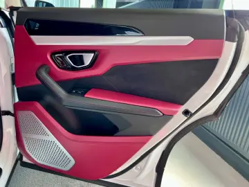 LAMBORGHINI Urus Panorama Garantie B&O 360  ACC Hud Massage