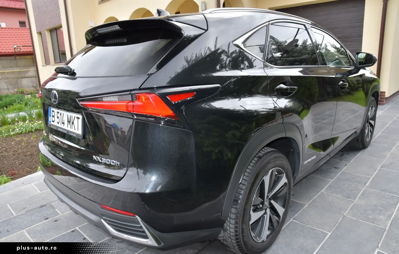 Lexus Seria NX 300h AWD Luxury