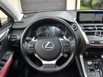 Lexus Seria NX 300h AWD Luxury