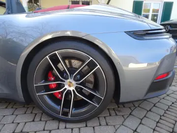 Porsche 992.2 Carrera 4 GTS T-Hybrid Cabrio