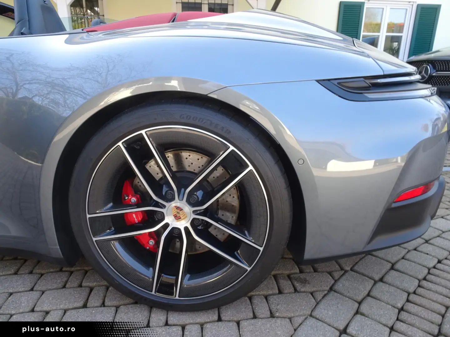 Porsche 992.2 Carrera 4 GTS T-Hybrid Cabrio